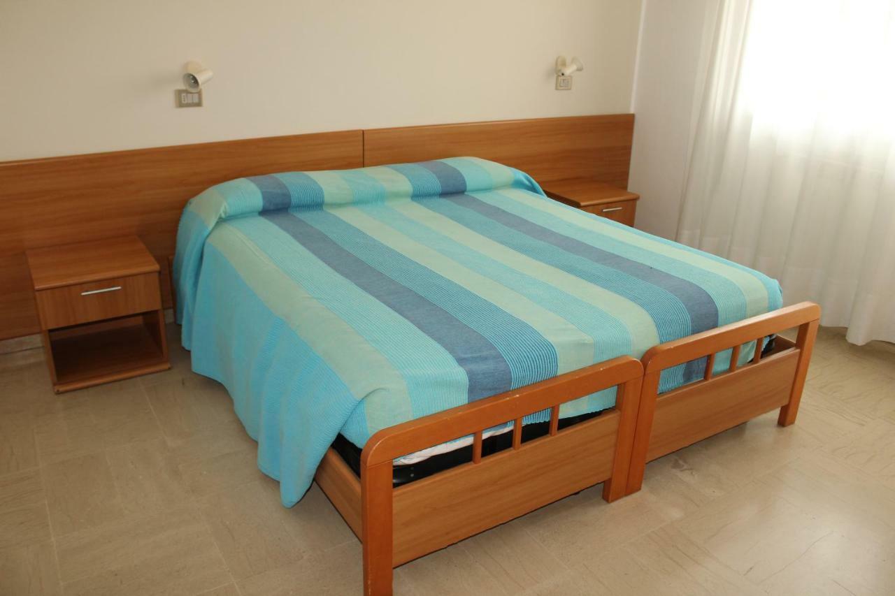 Hotel Caravel Sottomarina Exterior foto