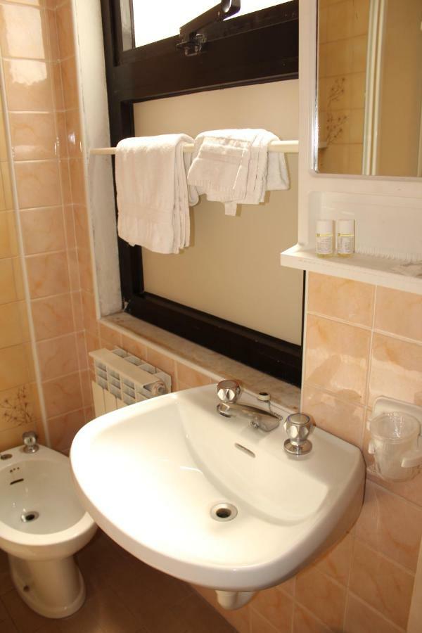 Hotel Caravel Sottomarina Exterior foto