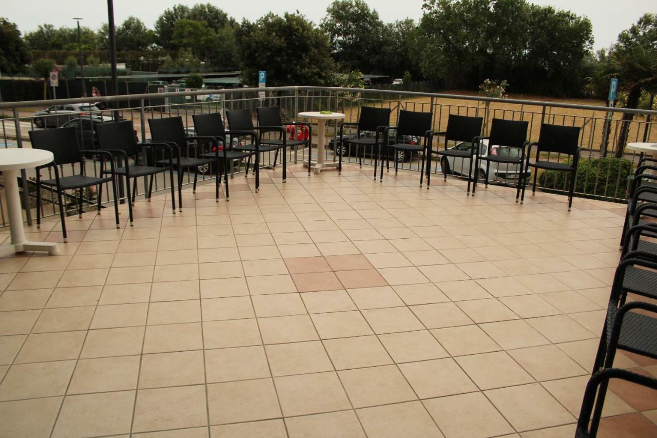 Hotel Caravel Sottomarina Exterior foto