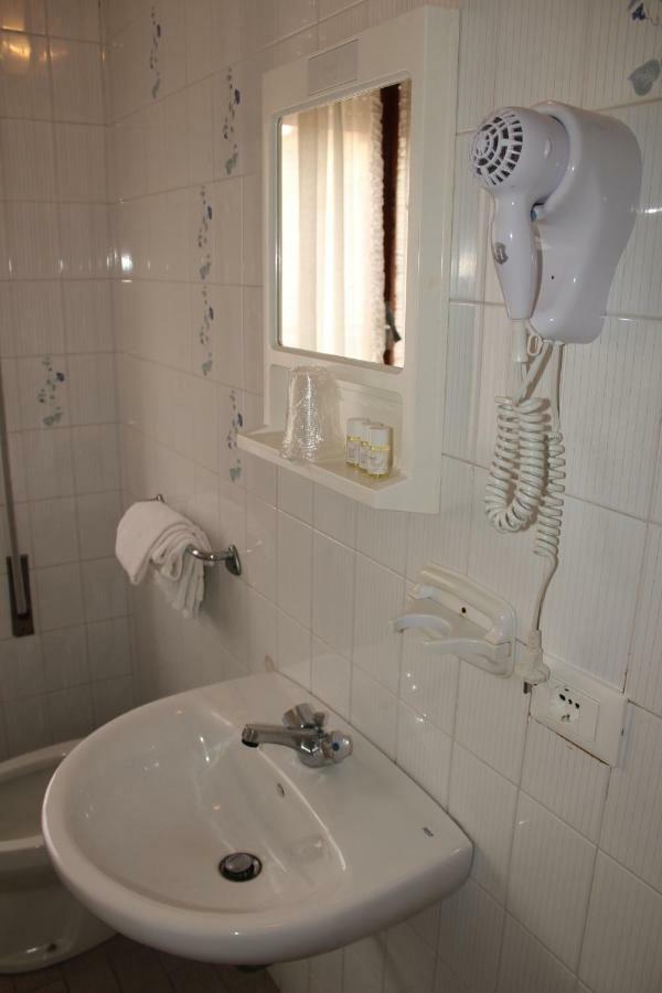 Hotel Caravel Sottomarina Exterior foto